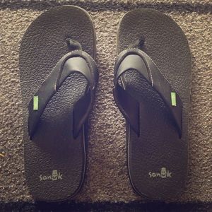 Sanuk flip-flops size 9 1/2
